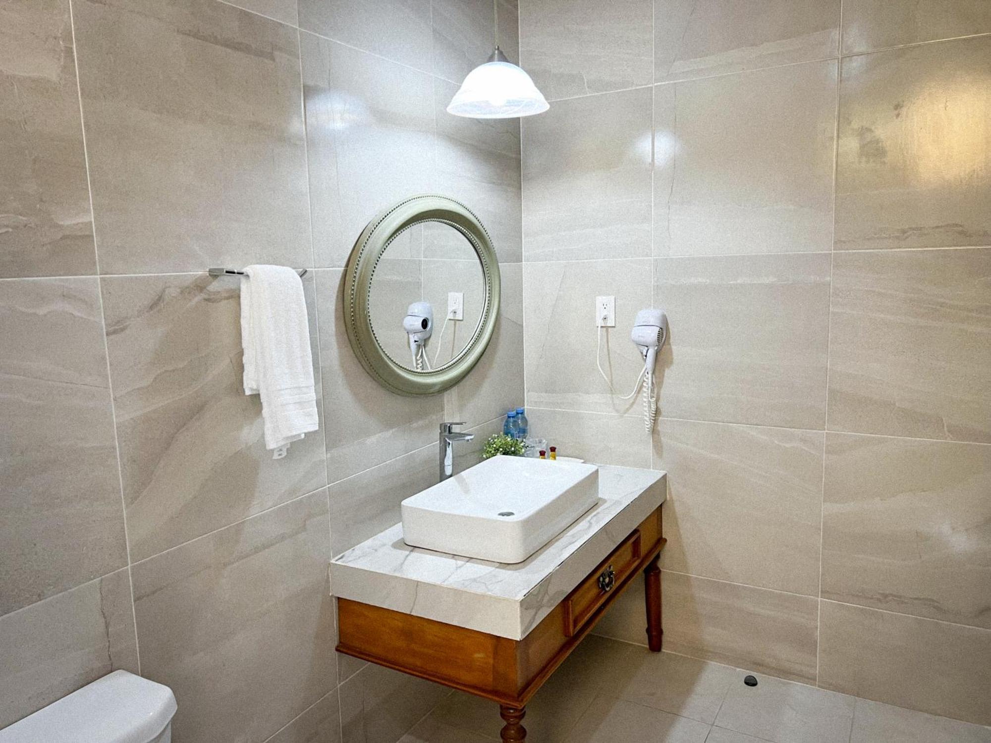 Hotel Fundadores Валядолид Екстериор снимка