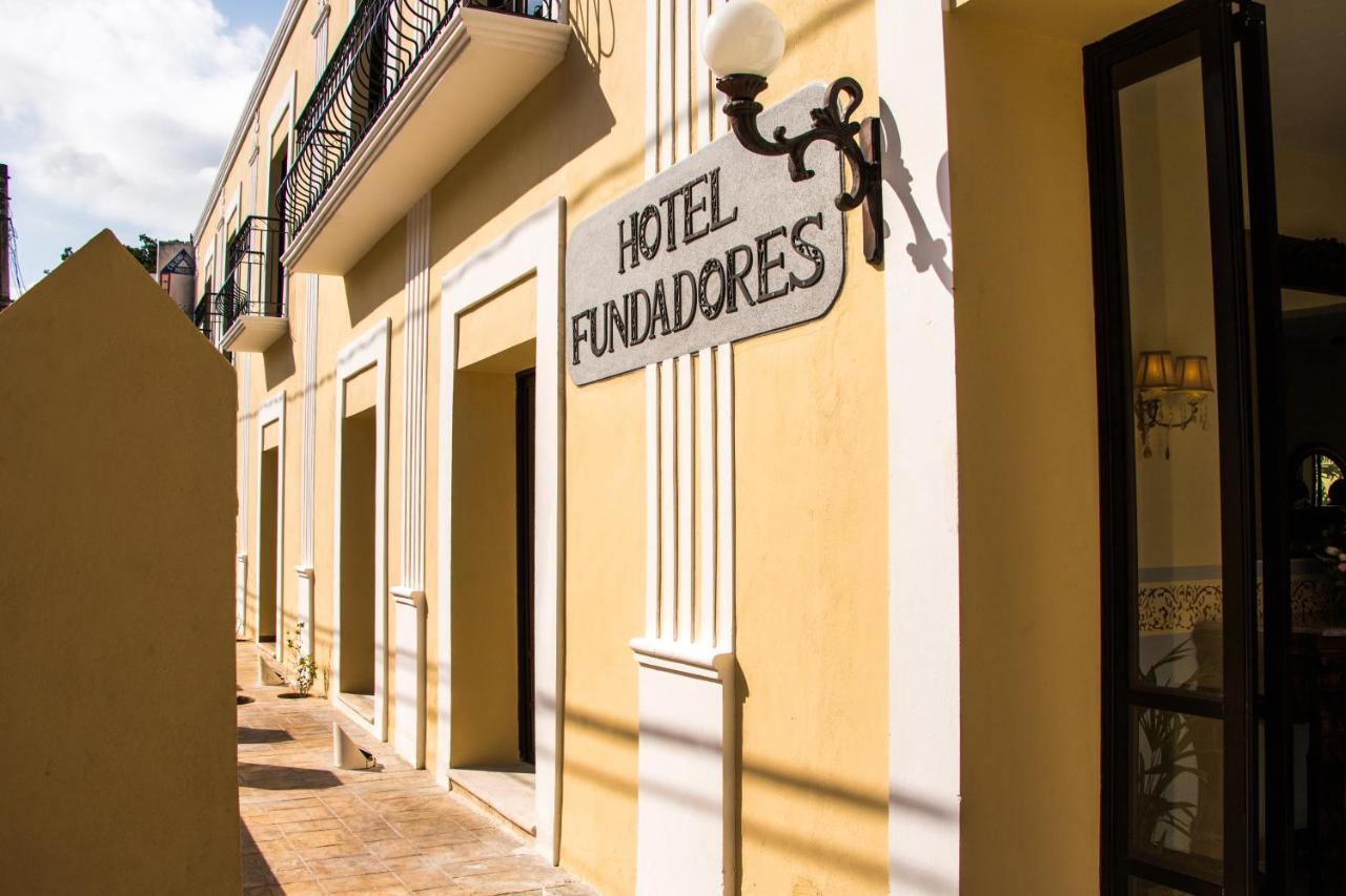 Hotel Fundadores Валядолид Екстериор снимка